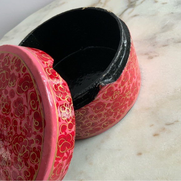 *SOLD* Pink&Red Lacquer Box - Picture 8 of 11